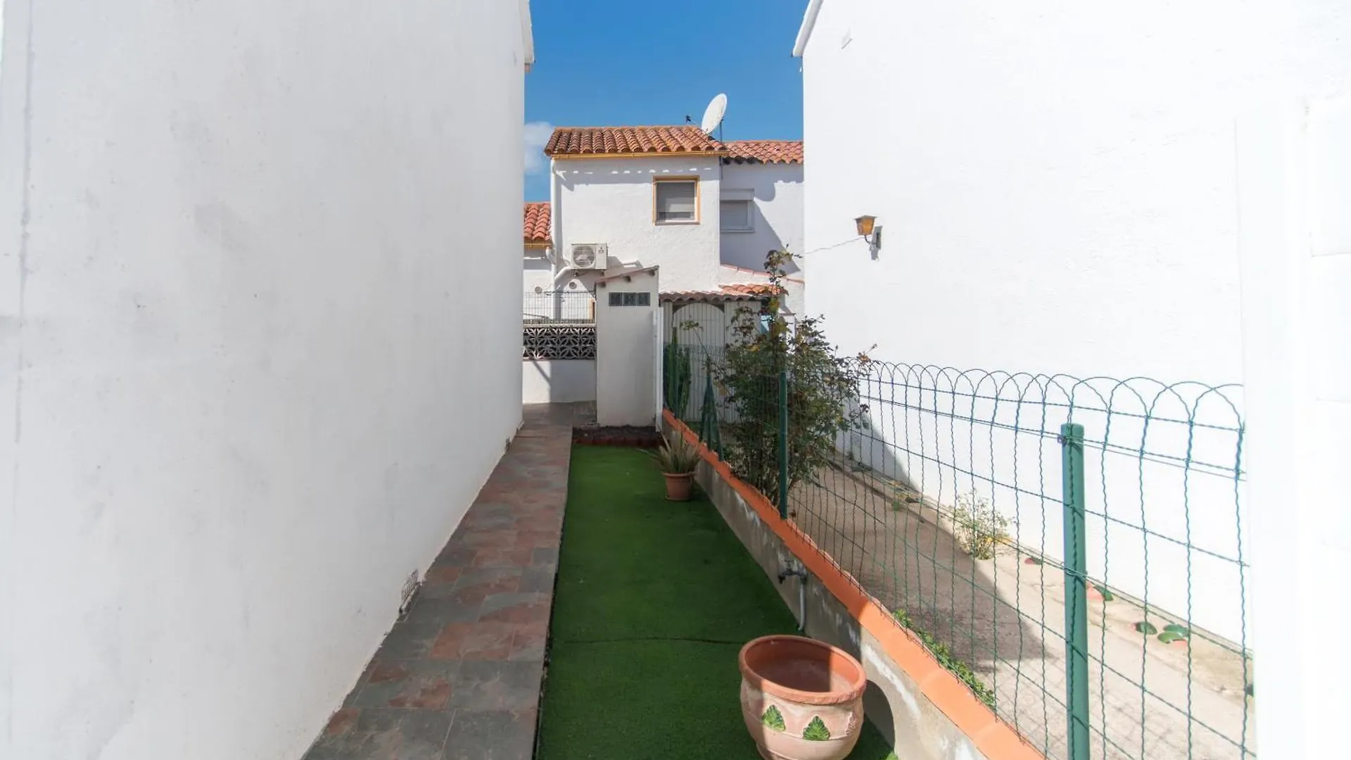 Welcs Casa Adosada 235 Emp Con Terraza Ρόζες Ισπανία